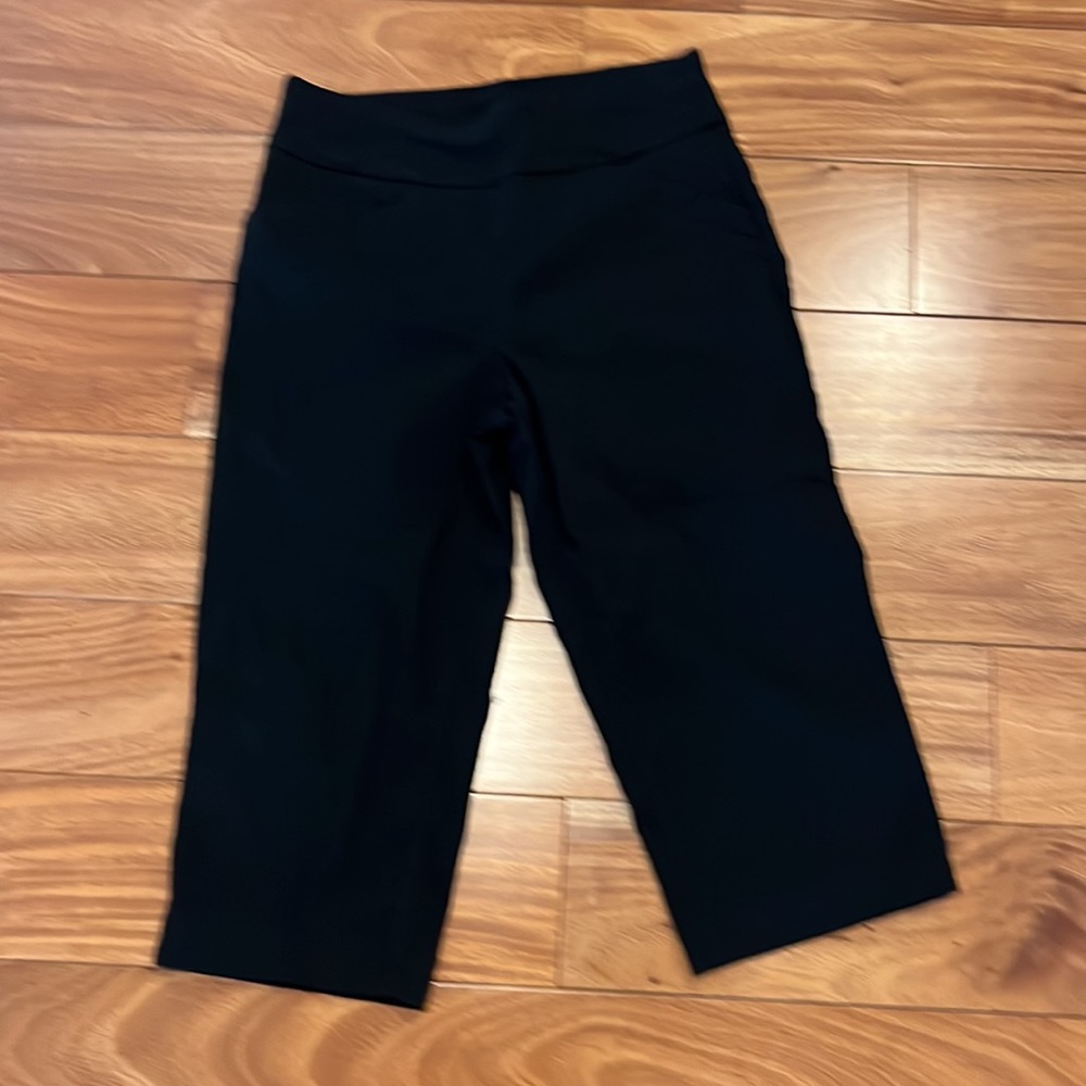 Black capri AUA pants